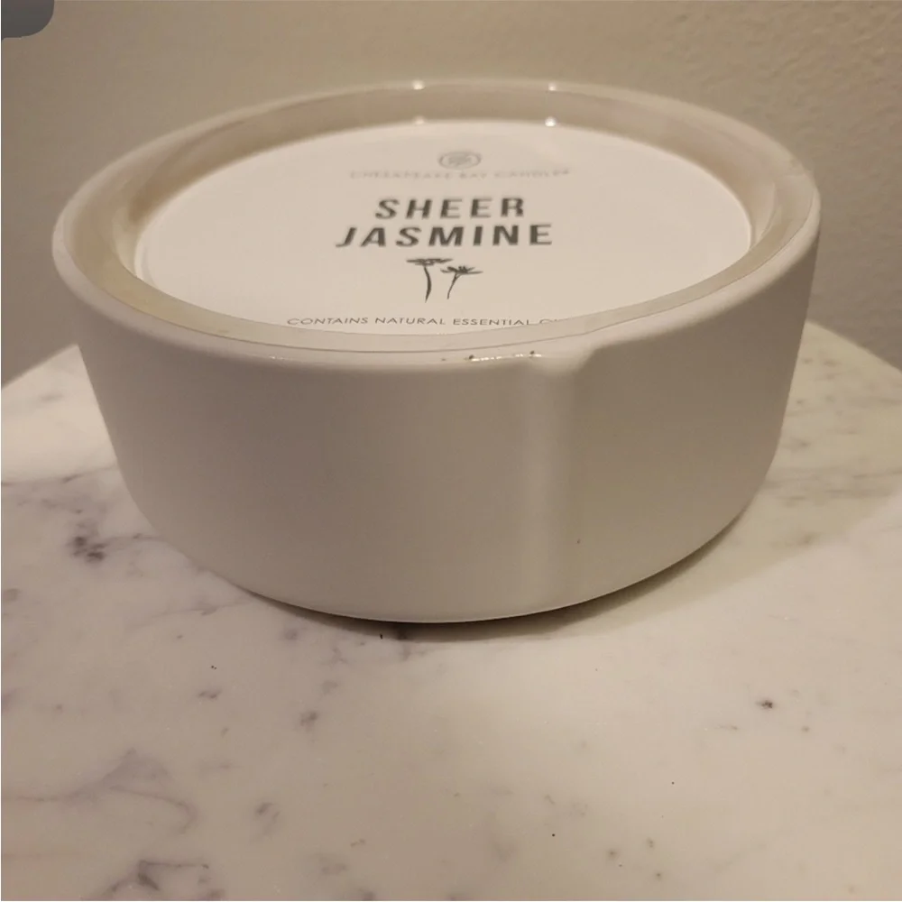 NWOT Chesapeake Bay Candle Sheer Jasmine 3-Wick Ceramic Candle - Picture 4 of 4